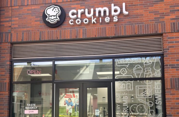 crumbl cookies (1)
