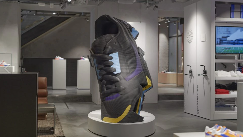 Adidas abre una flagship en el Soho londinense - Just Retail