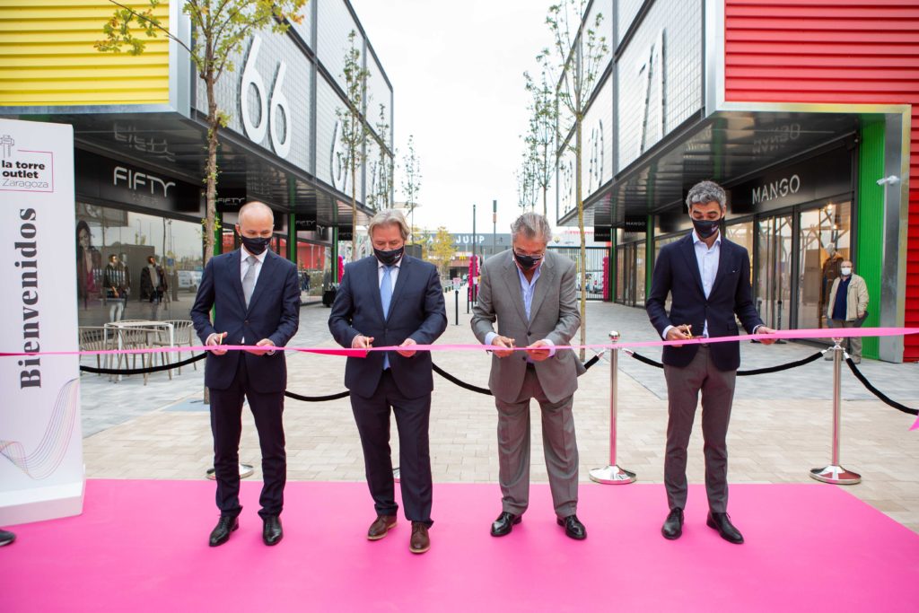 La Torre Outlet Zaragoza recibe a 17.000 visitantes en su apertura - Just Retail