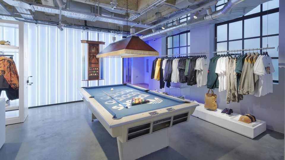 Adidas abre una flagship en el Soho londinense - Just Retail