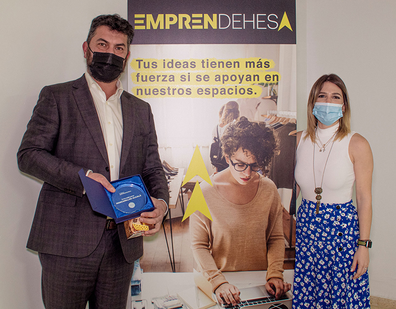 La Dehesa concede el premio EmprenDehesa a ‘Mascarillas Alcalá’ - Just Retail