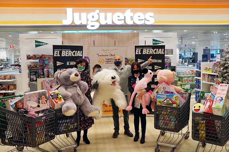 El Corte Inglés y los niños de Master Chef Junior 8 entregan juguetes a la Fundación Aladina - Just Retail