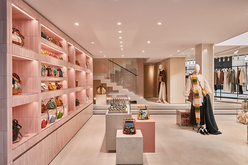 La nueva tienda de Loewe en Paris es una obra de arte - Just Retail