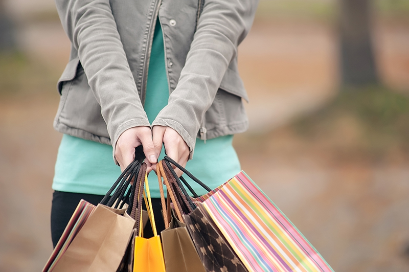 Un tercio de los españoles recurrirá a sus ahorros para afrontar gastos navideños - Just Retail