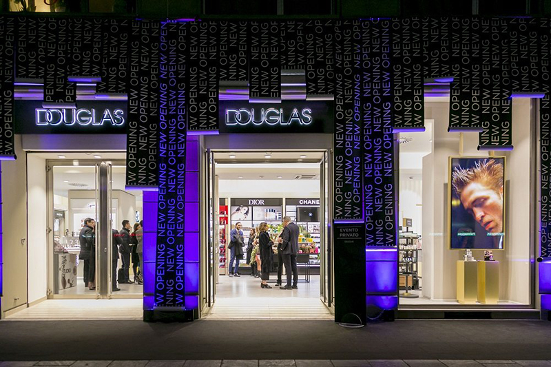 La cadena de perfumerías Douglas podría cerrar hasta 500 tiendas - Just Retail