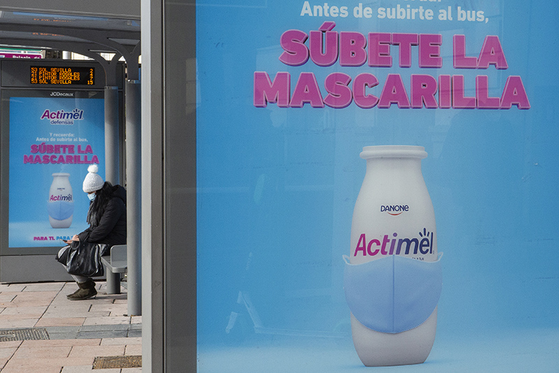 Actimel vela por la seguridad de los usuarios del transporte público frente a la COVID-19 - Just Retail