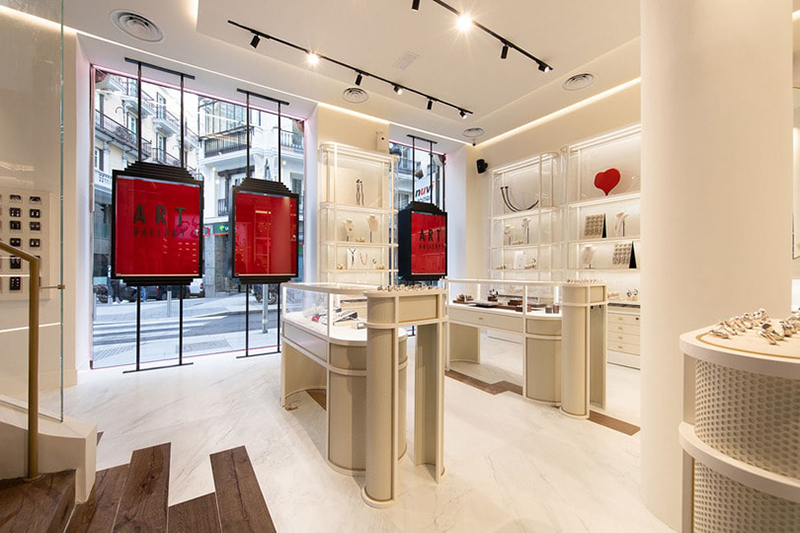 Unode50 abre su primera flagship en Madrid aunando joyería y galería de arte - Just Retail