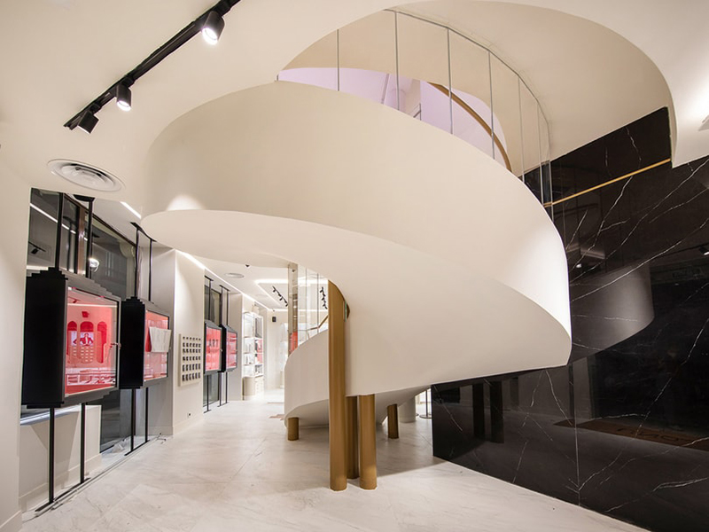 Unode50 abre su primera flagship en Madrid aunando joyería y galería de arte - Just Retail