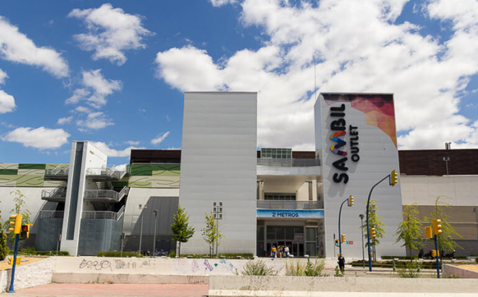 Sambil Outlet ha incorporado a su equipo de gestión a la empresa especializada en desarrollo y promoción de proyectos comerciales, Wit Retail, con el objetivo de dar un impulso al centro comercial y reforzar su oferta tras la crisis provocada por la COVID-19.