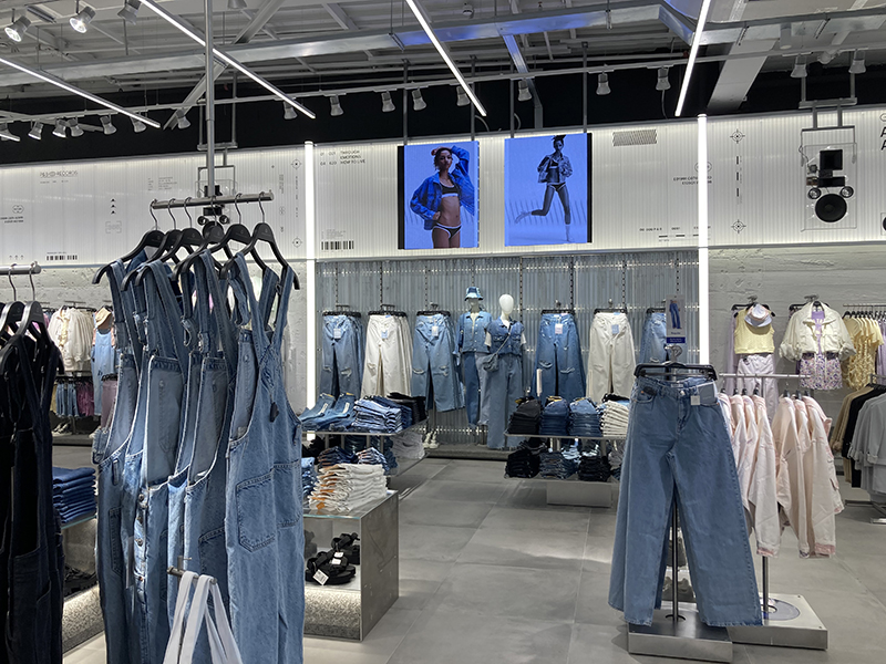 Pull&Bear El Ingenio reforma noticias retail