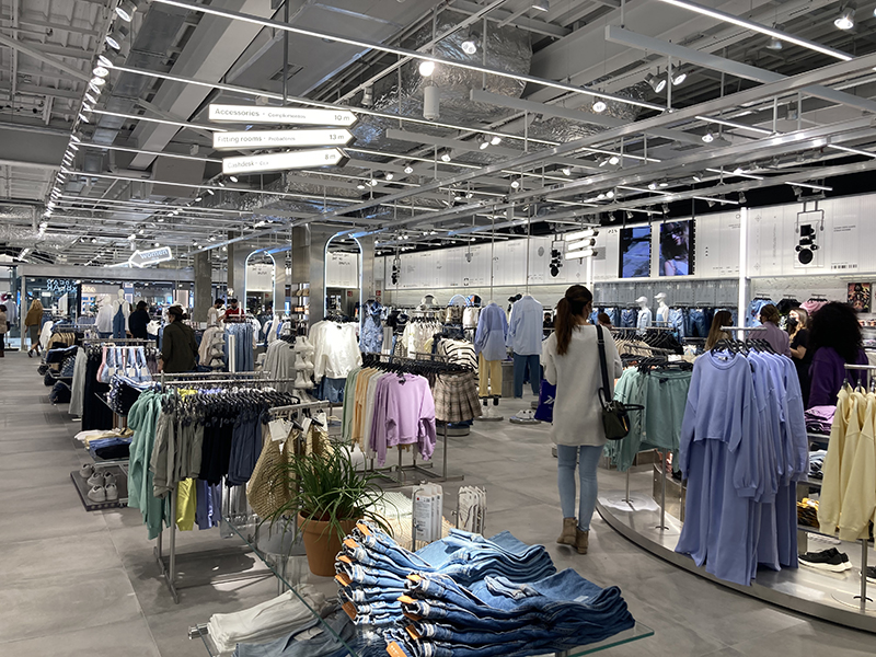 Pull&Bear El Ingenio reforma noticias retail