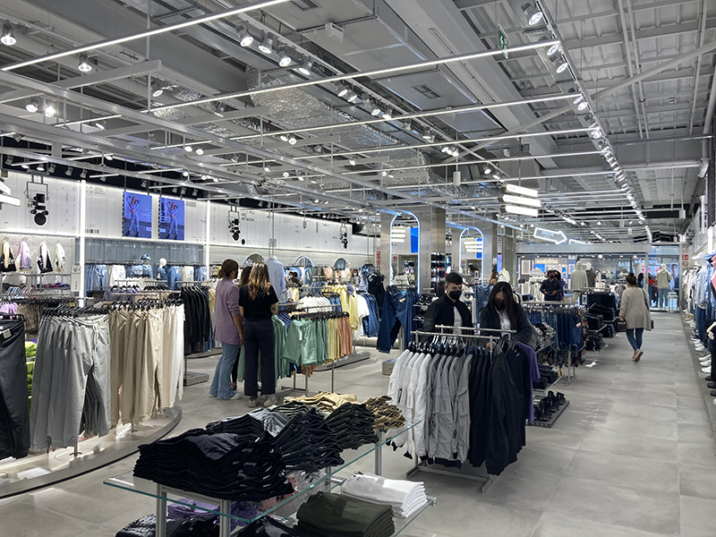 Pull&Bear El Ingenio reforma noticias retail