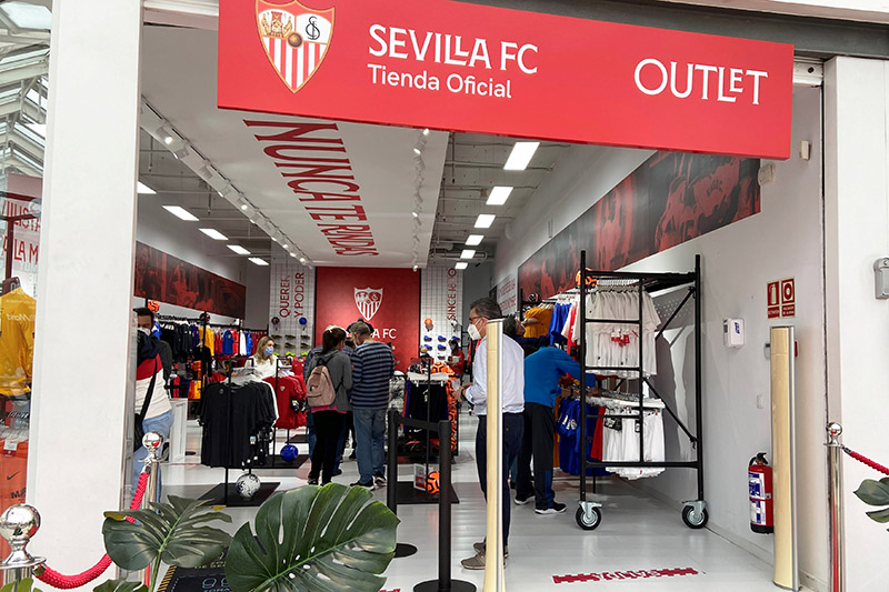 AireSur tienda outlet Sevilla FC noticias retail