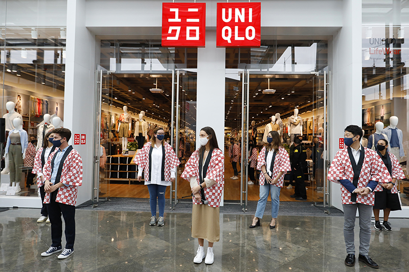 Uniqlo La Maquinista Barcelona apertura noticias retail
