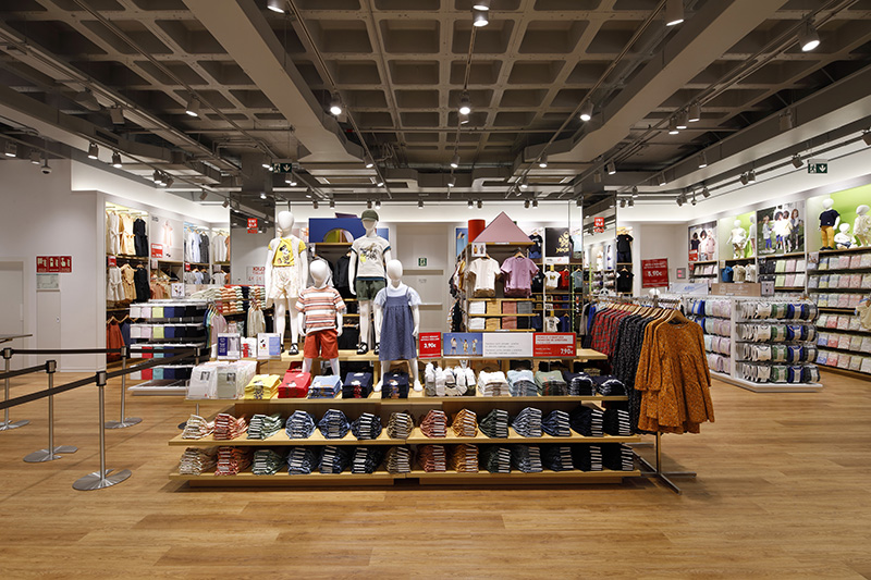 Uniqlo La Maquinista Barcelona apertura noticias retail