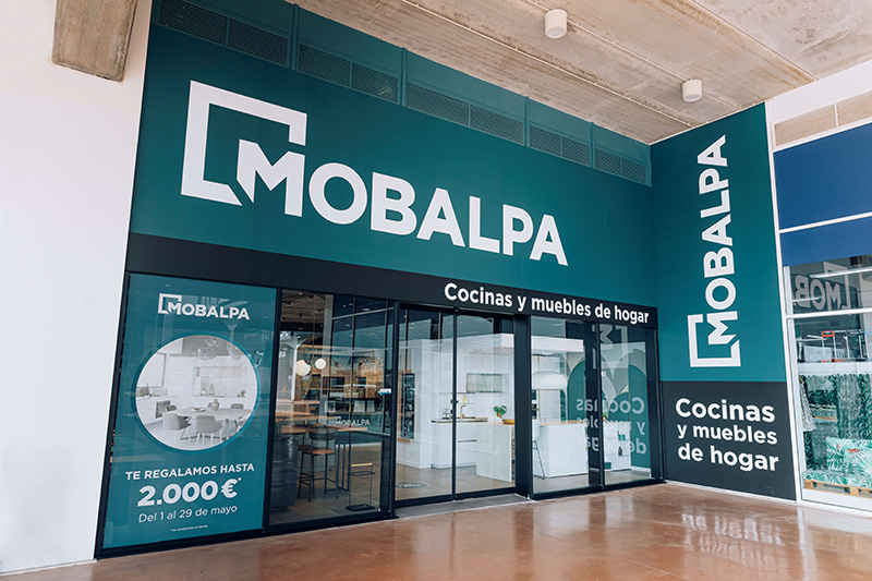 Mobalpa apertura primera tienda Valencia noticias retail