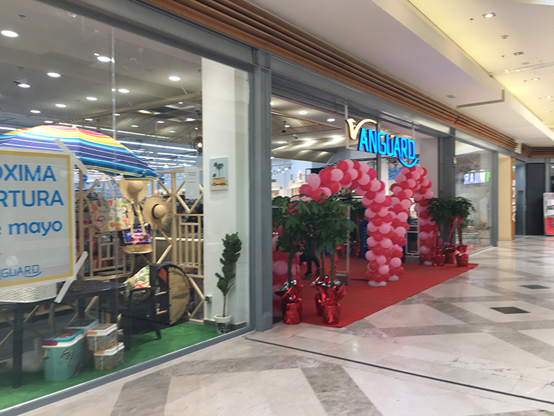 Vanguard abre tienda 2.000 m2 Ventanal Sierra noticias retail