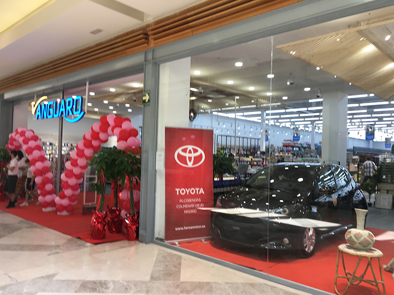 Vanguard abre tienda 2.000 m2 Ventanal Sierra noticias retail