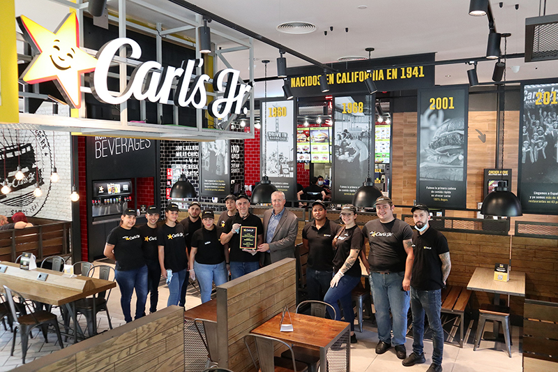 Carl's Jr Islazul premio internacional restauración noticias retail