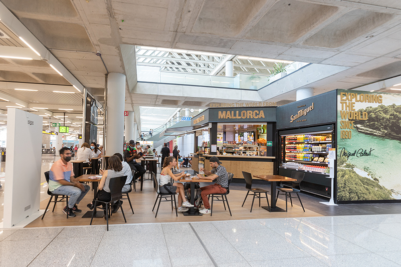 Exploring The World by Miquel Calent Areas aeropuerto Palma de Mallorca restauración noticias retail