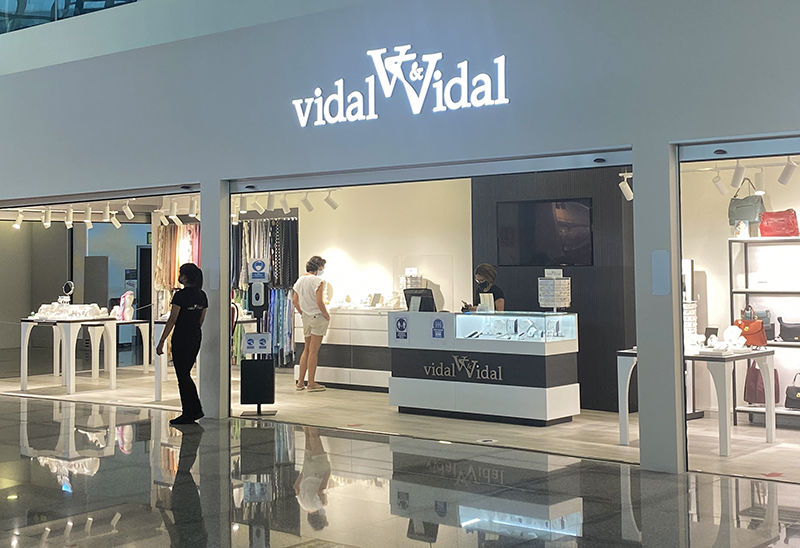 Vidal & Vidal apertura Menorca aeropuerto noticias retail