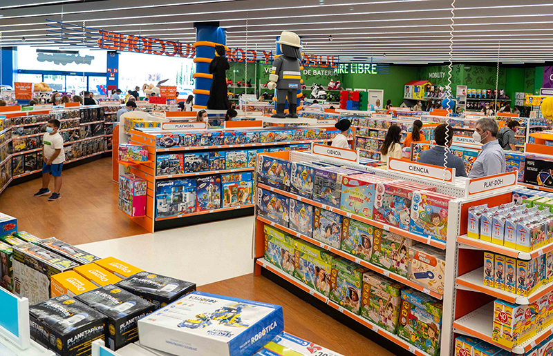 Toys R Us Parque Corredor espacios inspirados juego noticias retail