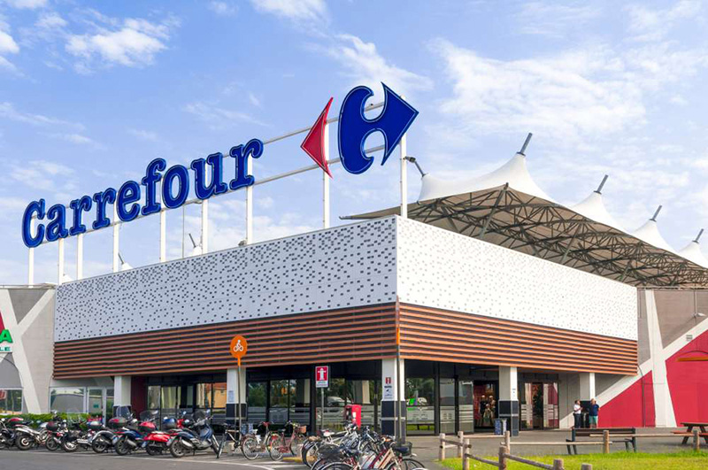 Carrefour venta hipermercados Realty Income 93 millones euros CBRE noticias retail