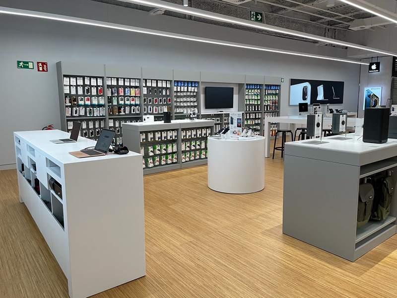 Max Center apertura K-tuin Apple tecnologia noticias retail