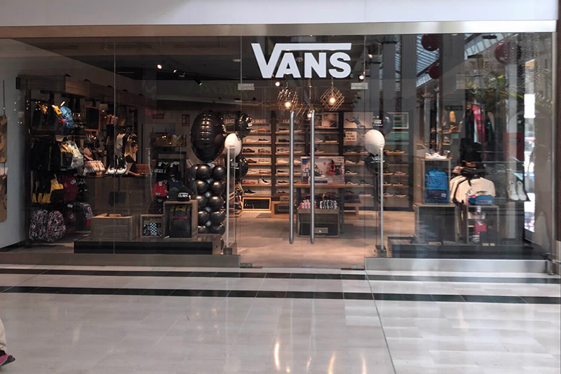 Vans lanza RenoVans, una innovadora en exclusiva para Canarias - Noticias y Actualidad Retail