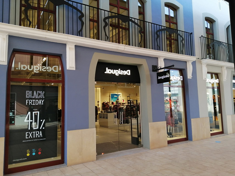 Desigual La Noria Outlet Shopping imagen renovada