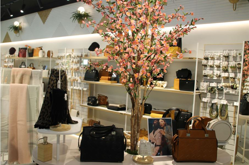 Moa apertura L'Aljub bisuteria complemento noticias retail