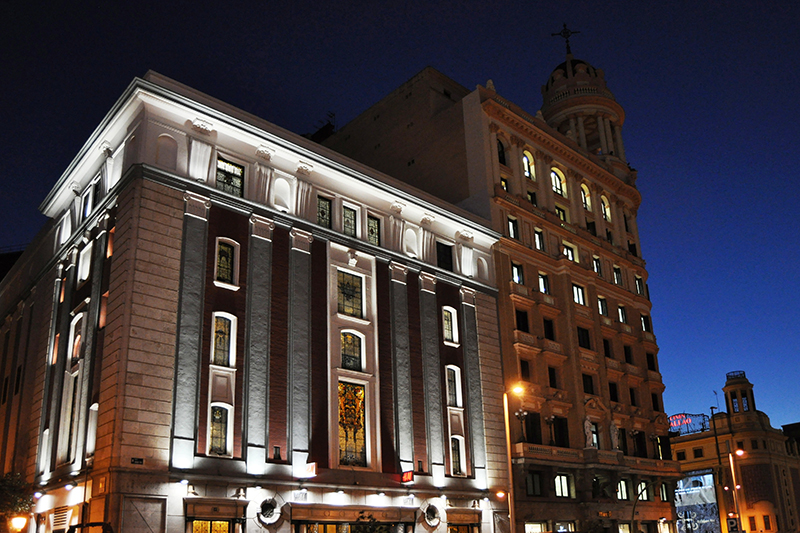 Uniqlo cine Avenida H&M