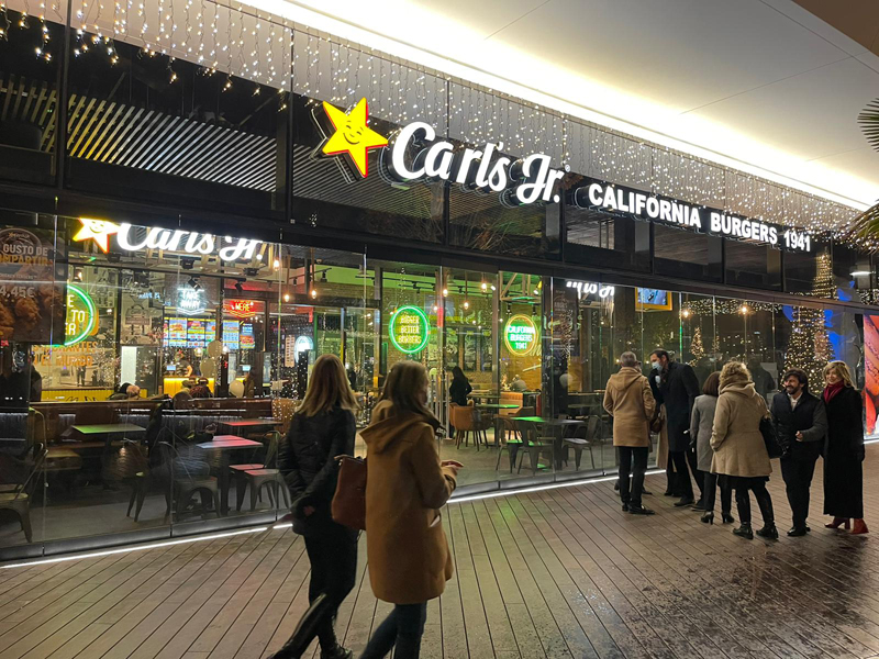 Avanza Food aperturas Oasiz Madrid Carl's Jr restauracion noticias retail