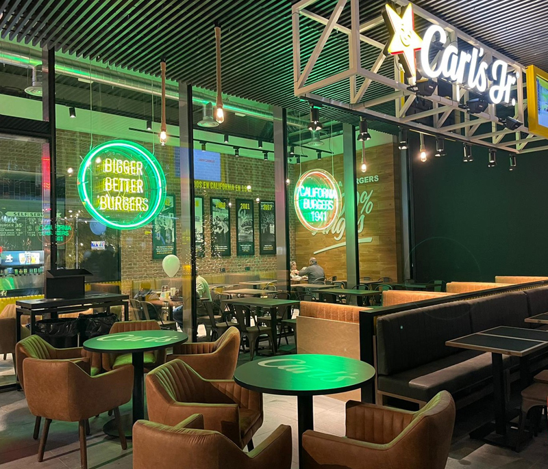 Avanza Food aperturas Oasiz Madrid Carl's Jr restauracion noticias retail