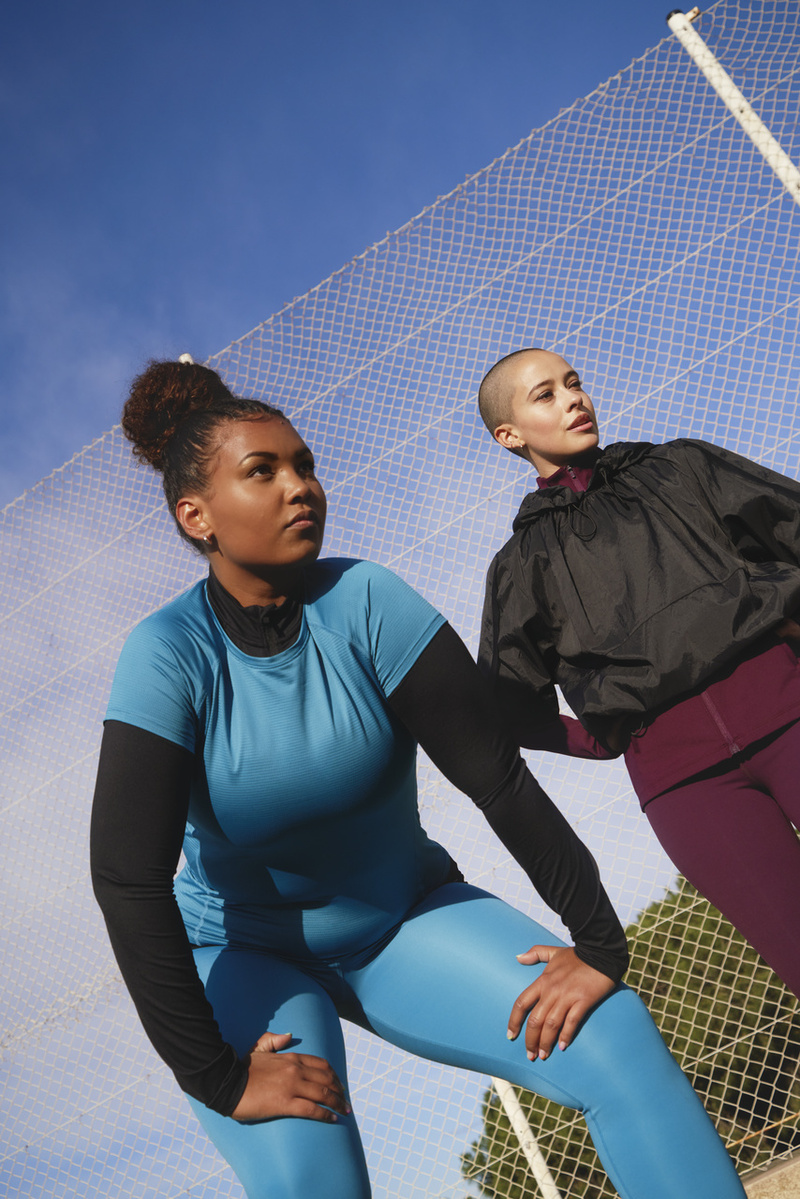 La ropa deportiva para mujer sostenible de H&M Move X LanzaTech