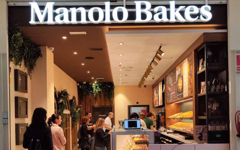 Manolo Bakes