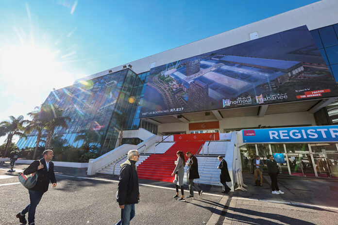 MAPIC 2022 - EXHIBITION AREA - OUTSIDE VIEW - PALAIS DES FESTIVALS