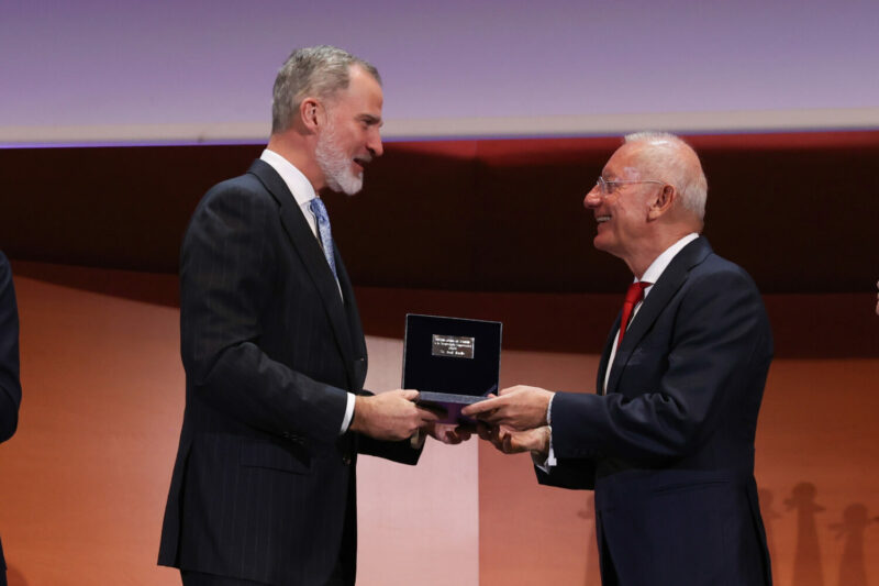 VIII edición del Premio Reino de España a la Trayectoria Empresarial a D. Isak Andic