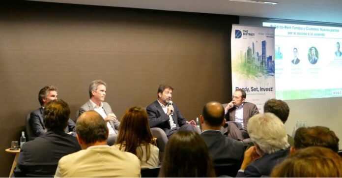 La presentación de The District 2025 en Barcelona ha acogida una mesa redonda sobre vivienda