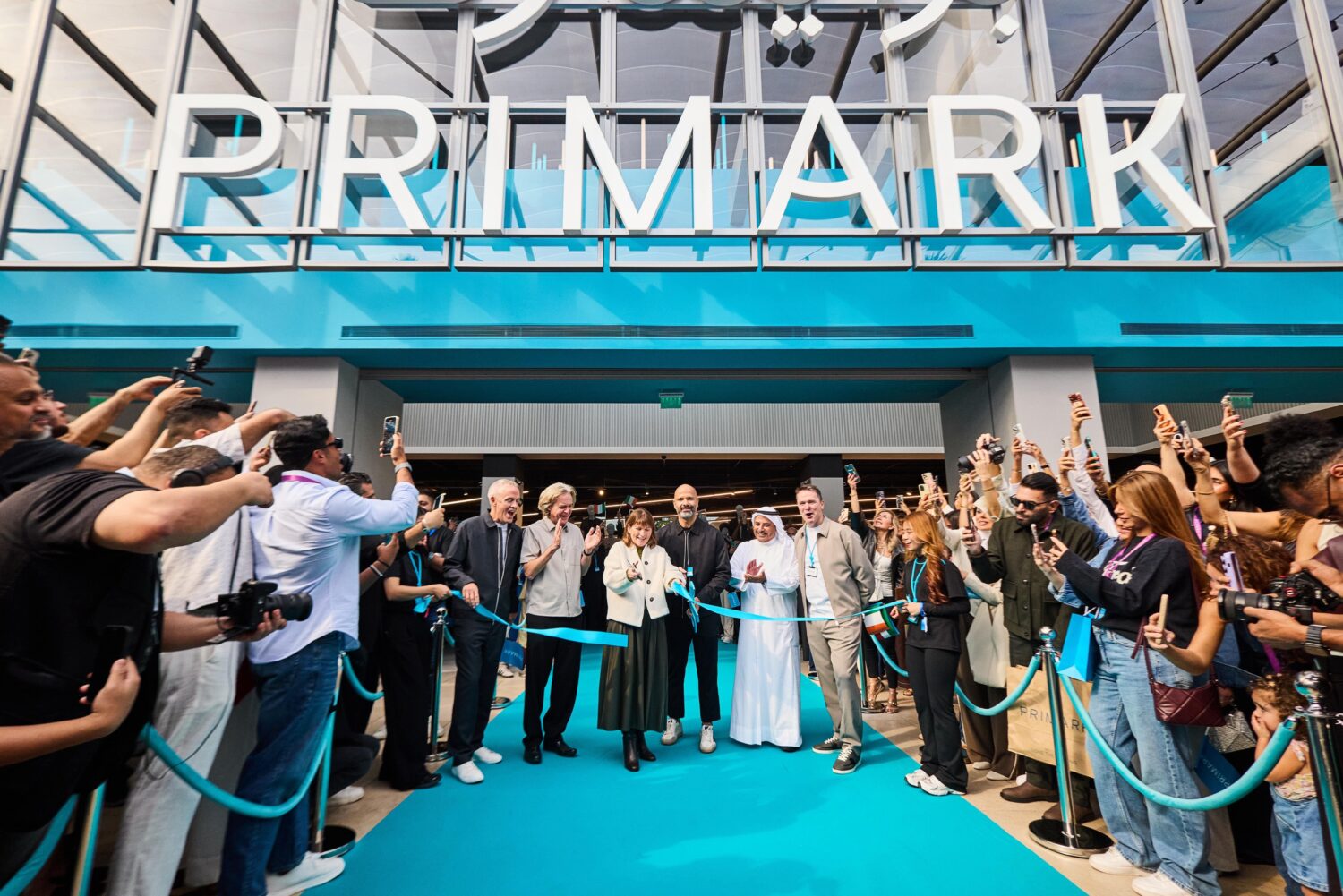 Primark abre su primera tienda en Oriente Medio en Kuwait - Noticias y ...
