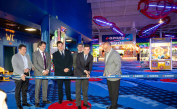 Aleste Plaza amplía su oferta de ocio con la apertura de Mega Ozone Bowling Sevilla
