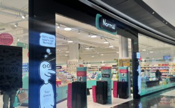 Veritas y Normal instalan en Marineda City sus primeras tiendas en Galicia