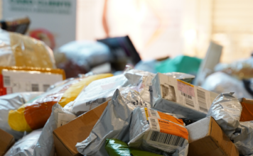 Trevobox instala en Vallsur un espacio efímero de paquetes misteriosos