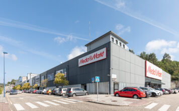 Redevco adquiere tres parques comerciales en España