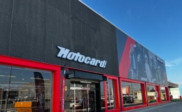 Motocard abre su nueva tienda en el centro comercial Ribera del Xúquer Motocard