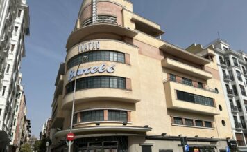 Savills saca al mercado el edificio del Teatro Barceló en Madrid