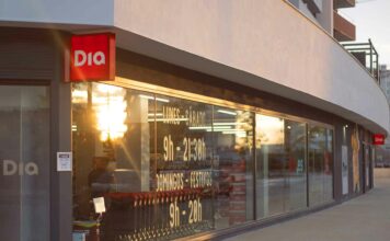 El local del primer Zara del mundo en A Coruña acogerá un supermercado Dia