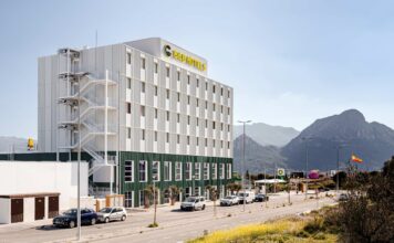 B&B abre en el parque comercial de Cieza su tercer establecimiento en Murcia