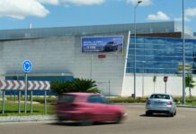 Wildstone instala en El Faro la primera pantalla publicitaria digital en la fachada de un centro comercial
