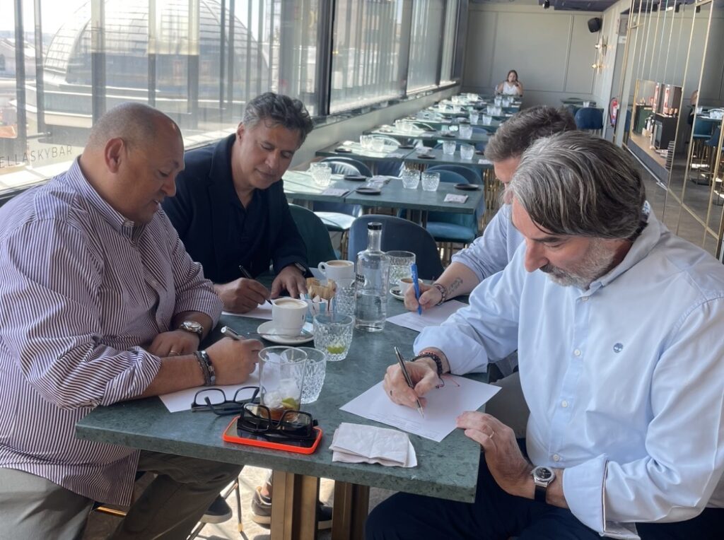 Firma acuerdo AER-RIC
